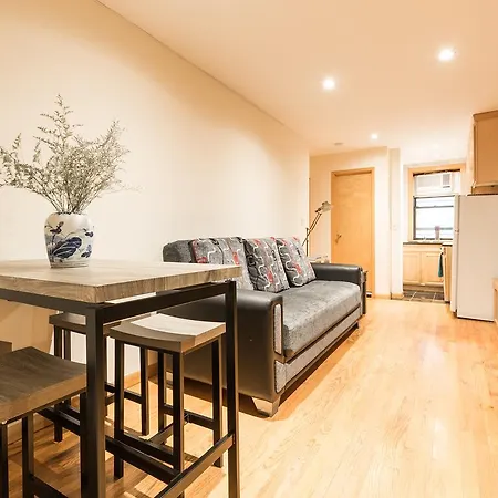 Deluxe And Stylish Apartment With Brick Wall Exposed